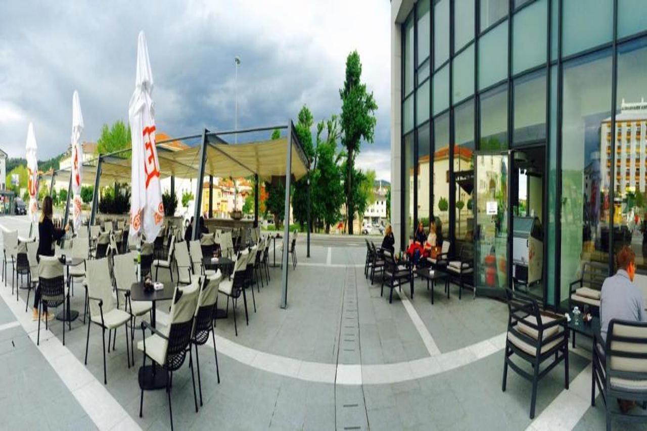 פוסטוינה Hotel Kras מראה חיצוני תמונה