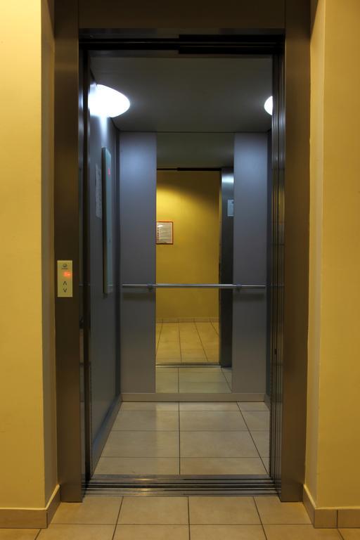 פוסטוינה Hotel Kras מראה חיצוני תמונה