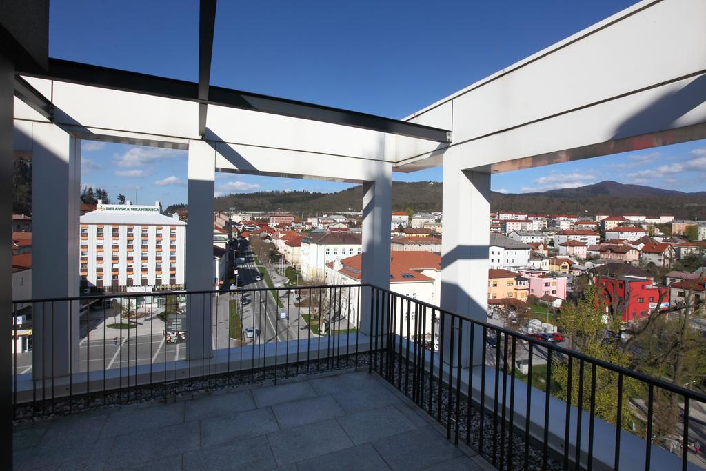 פוסטוינה Hotel Kras מראה חיצוני תמונה