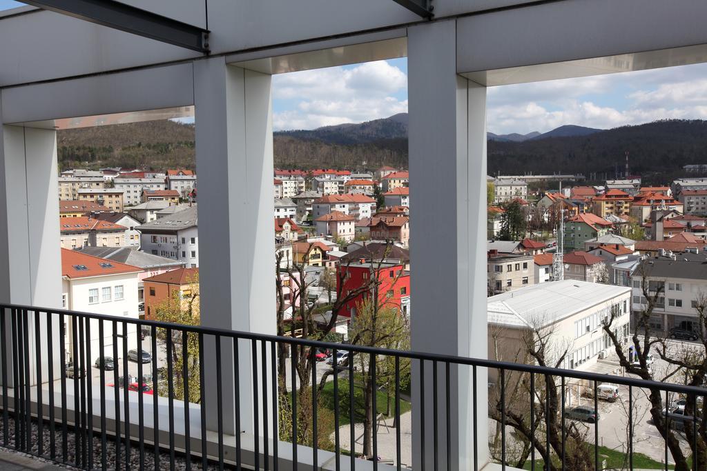 פוסטוינה Hotel Kras מראה חיצוני תמונה