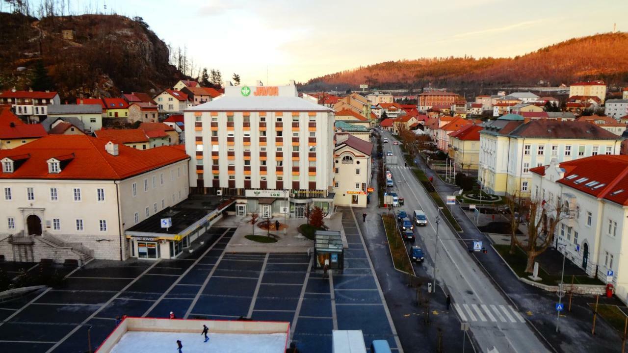 פוסטוינה Hotel Kras מראה חיצוני תמונה