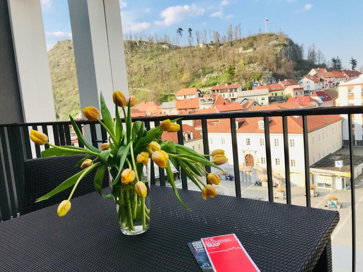 פוסטוינה Hotel Kras מראה חיצוני תמונה