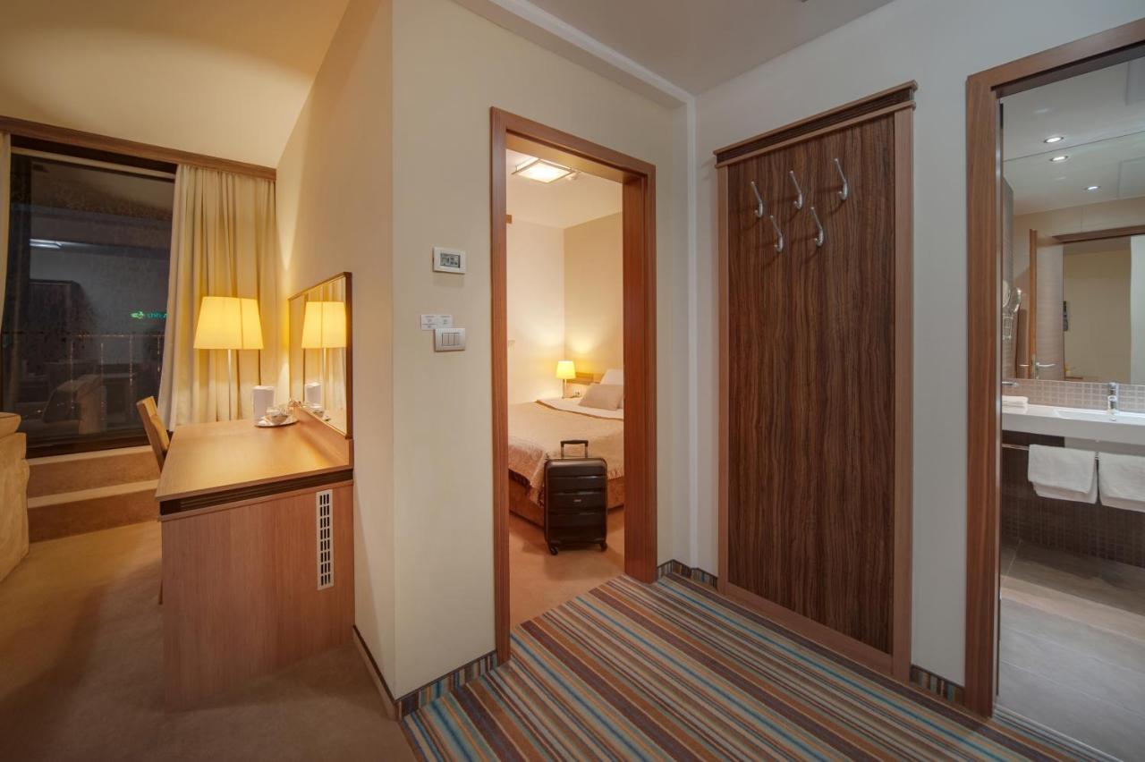 פוסטוינה Hotel Kras מראה חיצוני תמונה
