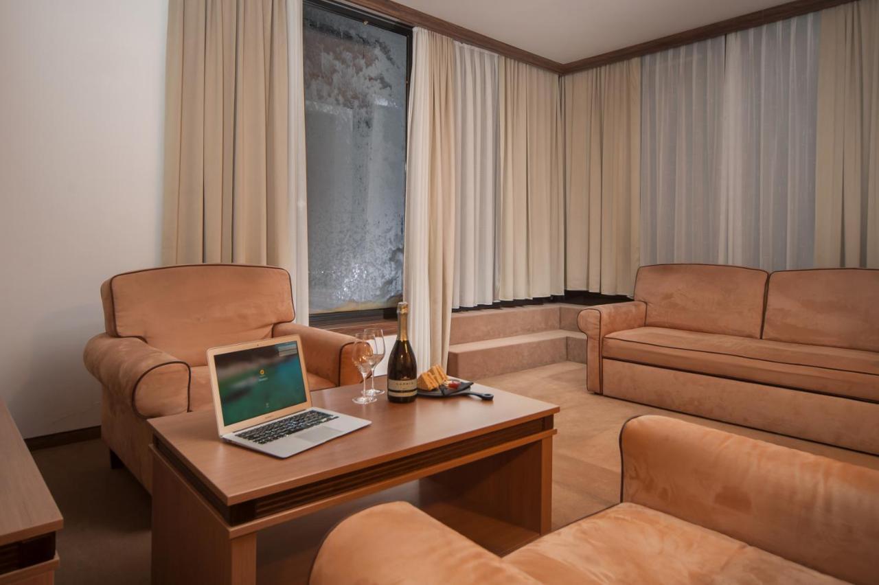 פוסטוינה Hotel Kras מראה חיצוני תמונה